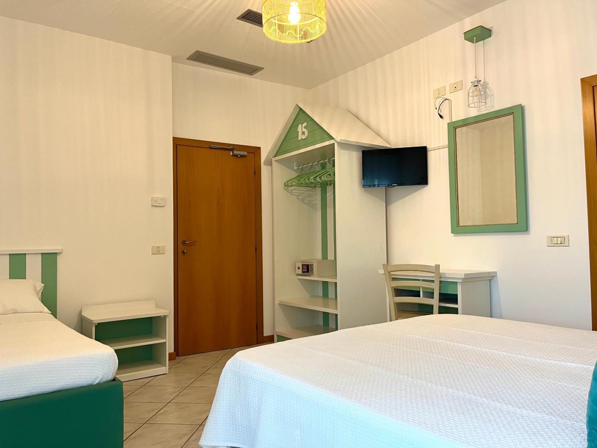 Hotel Acquario Rimini Esterno foto