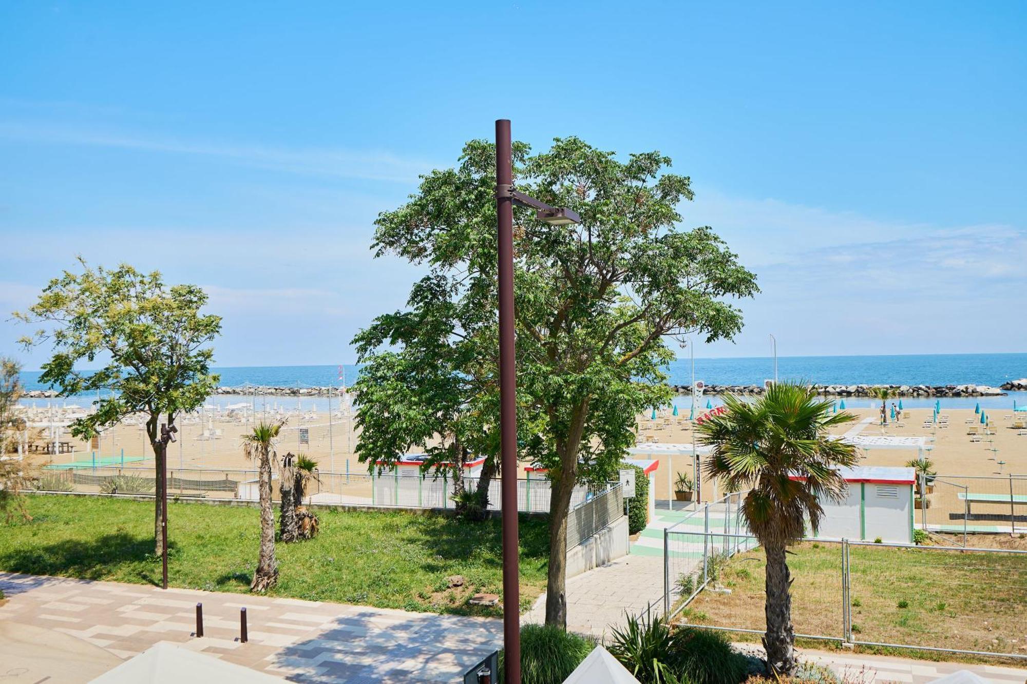 Hotel Acquario Rimini Esterno foto