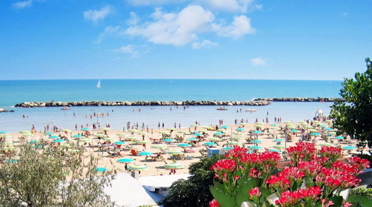 Hotel Acquario Rimini Esterno foto